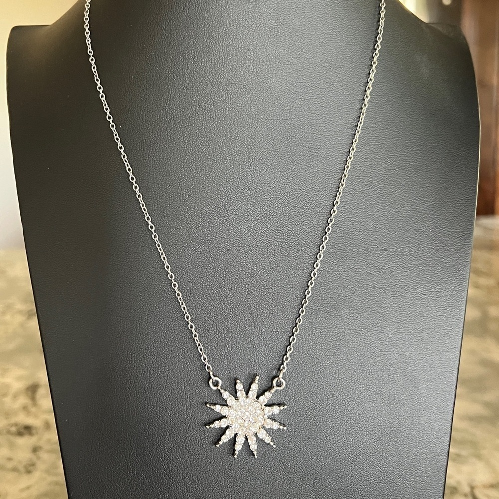 Rhinestone Star Starburst Necklace Silver Tone Chain 21-23”
